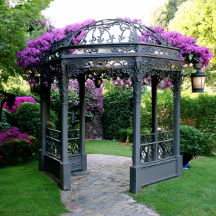 Guide to Setting Up a Garden with Iron Décor