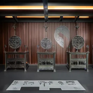 Guide to Comparing Iron Ornament Prices