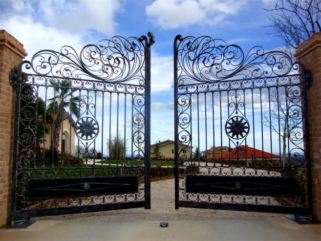 Applications of KUBIAO's Wrought Iron Decor